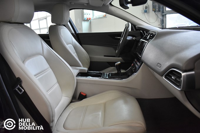 JAGUAR XE 2.0 D Turbo 180CV Prestige